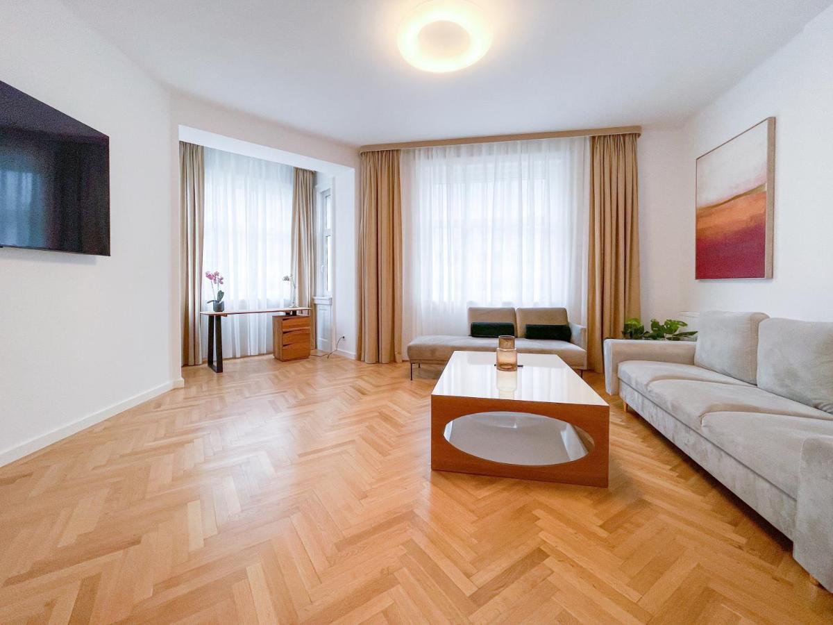 Elysian Apartment บราติสลาวา ภายนอก รูปภาพ