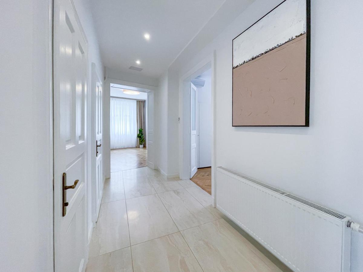 Elysian Apartment บราติสลาวา ภายนอก รูปภาพ
