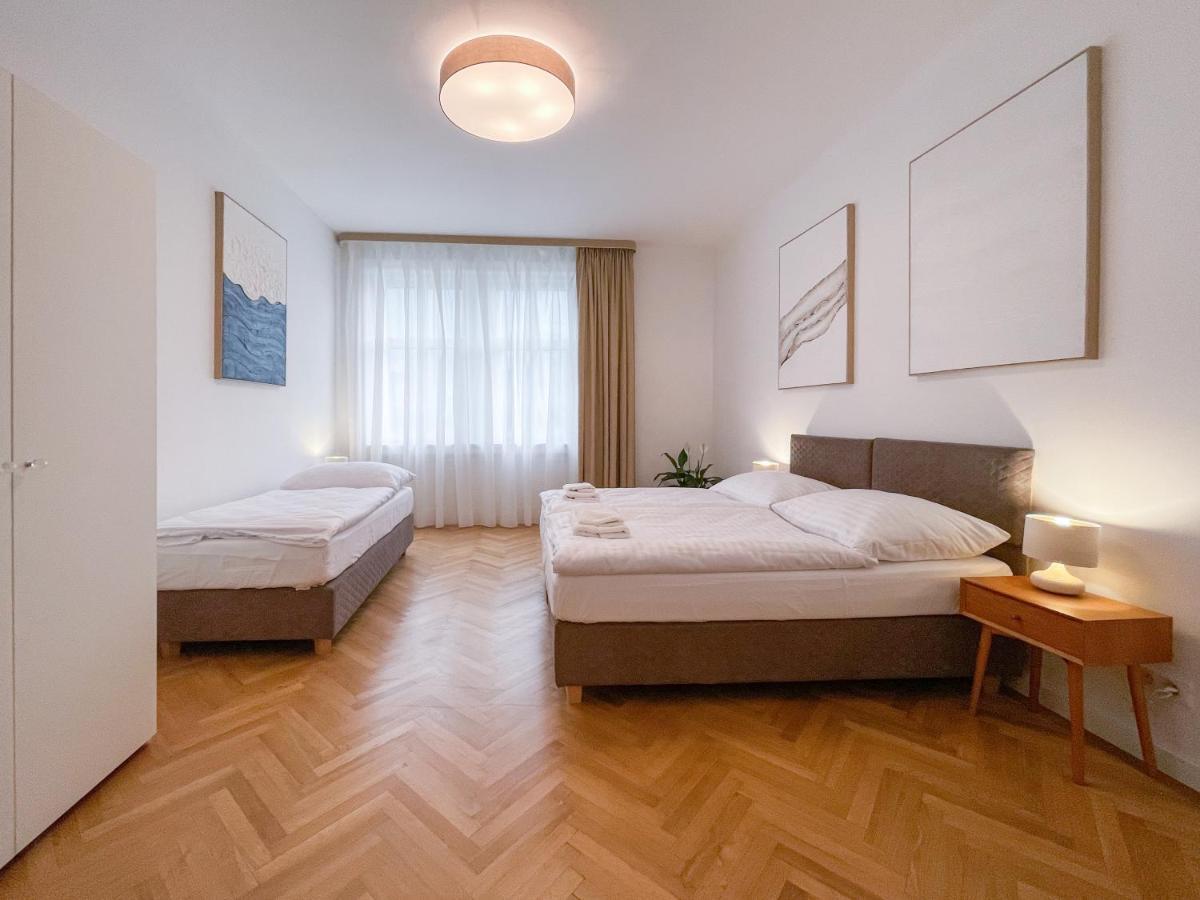 Elysian Apartment บราติสลาวา ภายนอก รูปภาพ